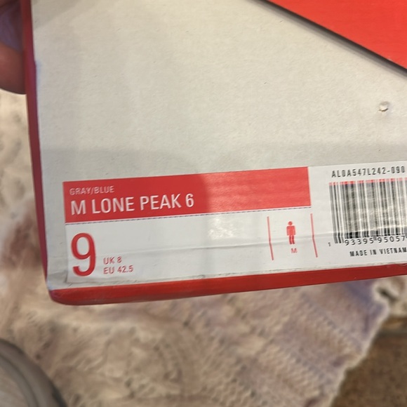 Altra Lone Peak Trail Running Shoes - like new! Mens 9 - Picture 9 of 10